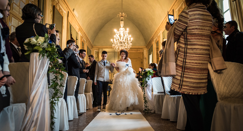 davide posenato fotografo matrimonio matrimonio al castello san giorgio torino mary massimo ingresso sposa