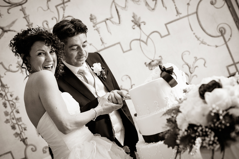 davide posenato fotografo matrimonio matrimonio al castello san giorgio torino mary massimo taglio torta